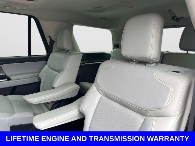 Certified 2025 Ford Expedition Platinum w/ Driver's Package AWD/4WD image 16