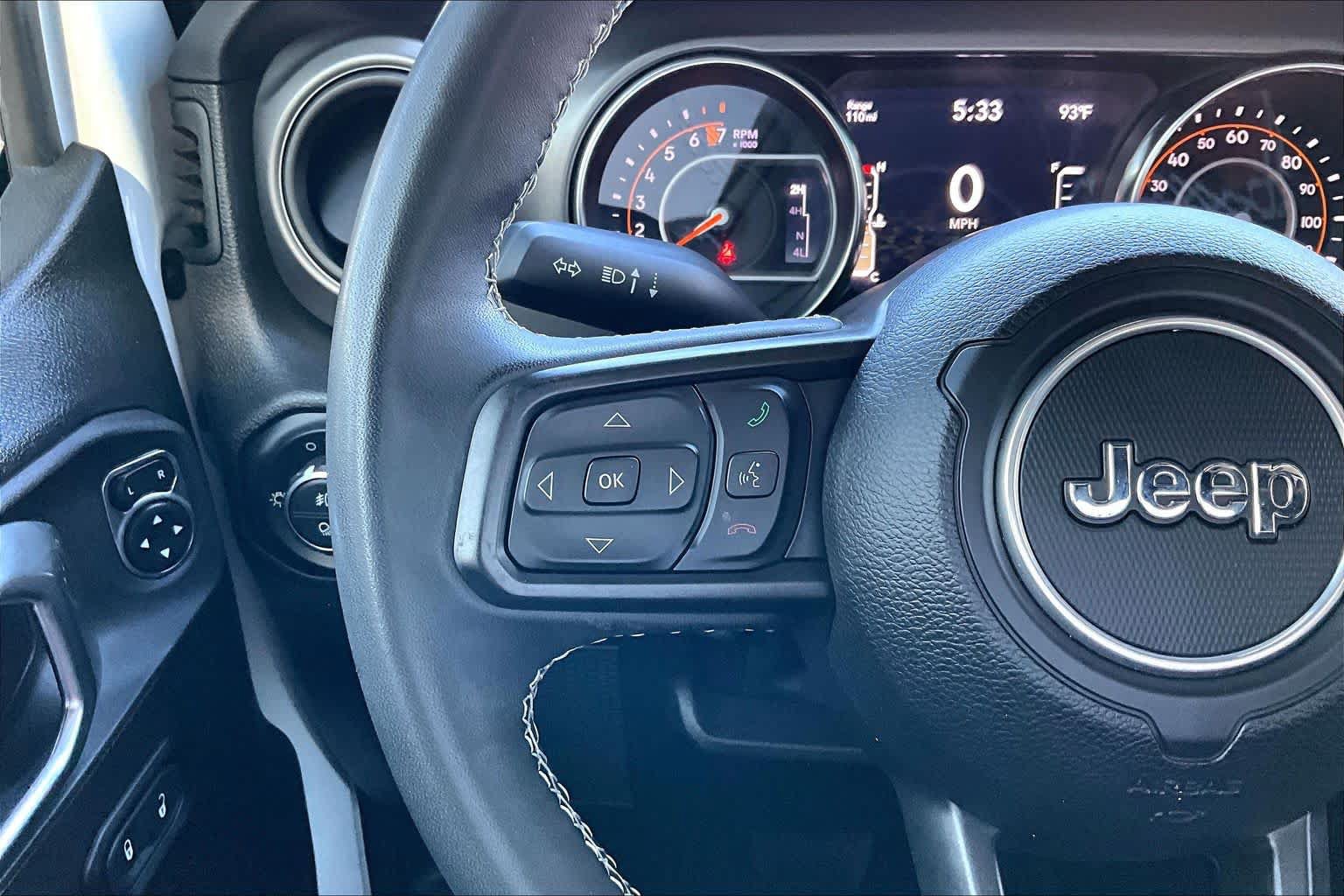 Used 2023 Jeep Gladiator Sport AWD/4WD image 24