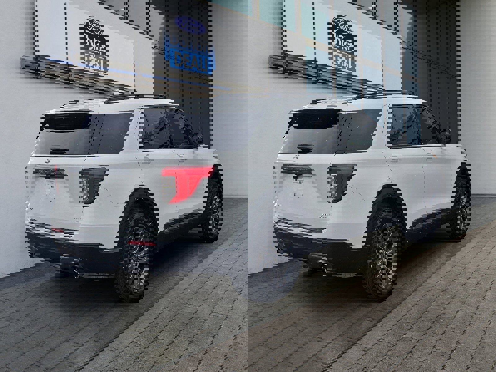 Certified 2024 Ford Explorer XLT w/ Equipment Group 202A image 3