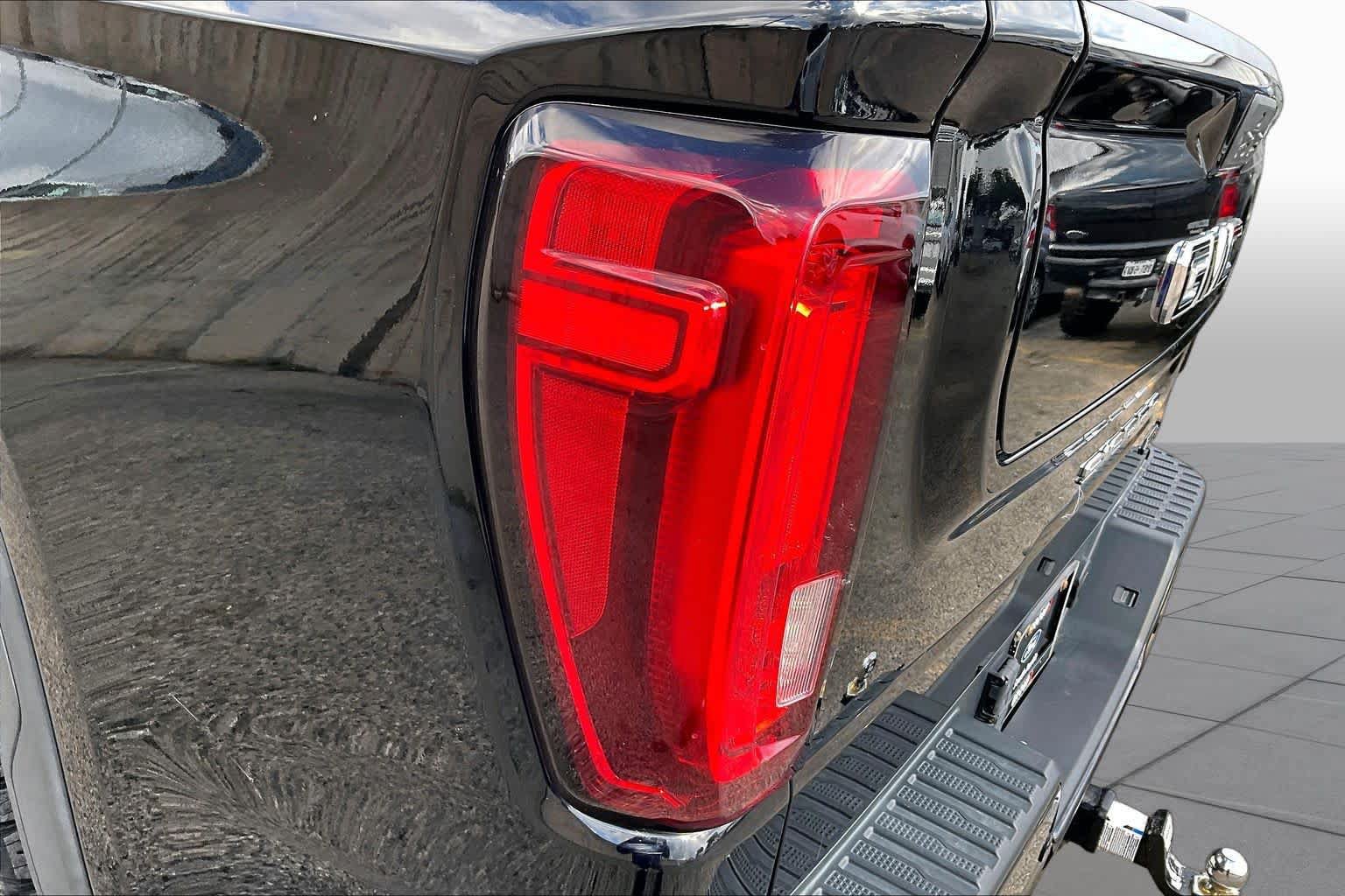 Used 2021 GMC Sierra 1500 AT4 w/ AT4 Premium Package AWD/4WD image 28