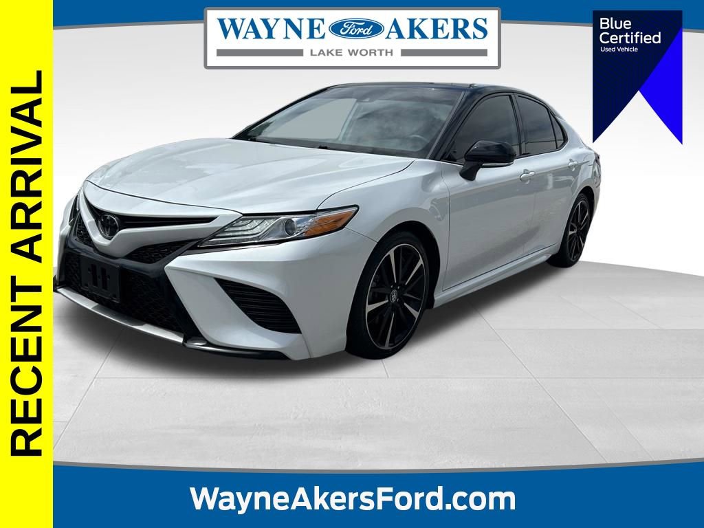 Used 2020 Toyota Camry XSE image 1