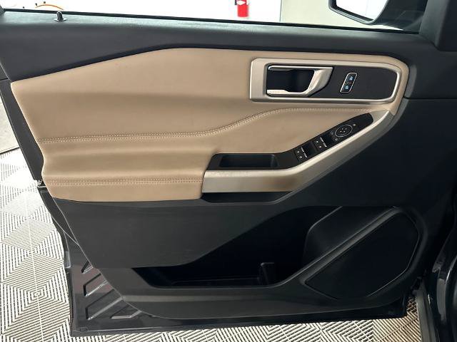 Certified 2022 Ford Explorer XLT RWD image 15