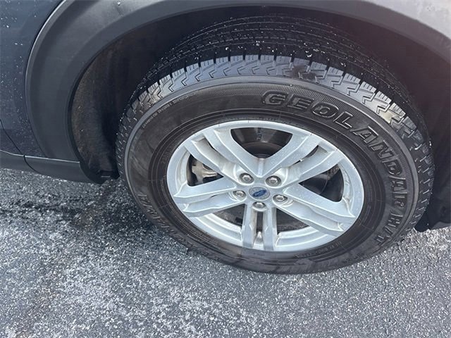 Certified 2023 Ford Explorer XLT w/ Equipment Group 202A image 9