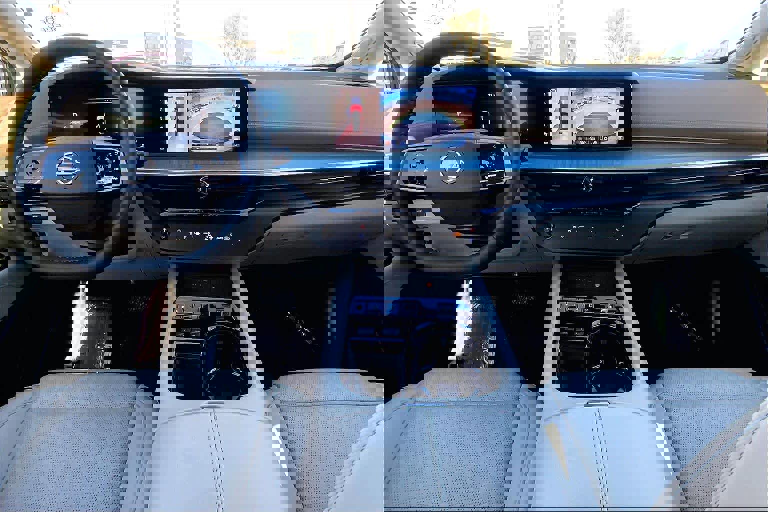 Used 2025 Nissan Murano Platinum w/ Cargo Package image 15