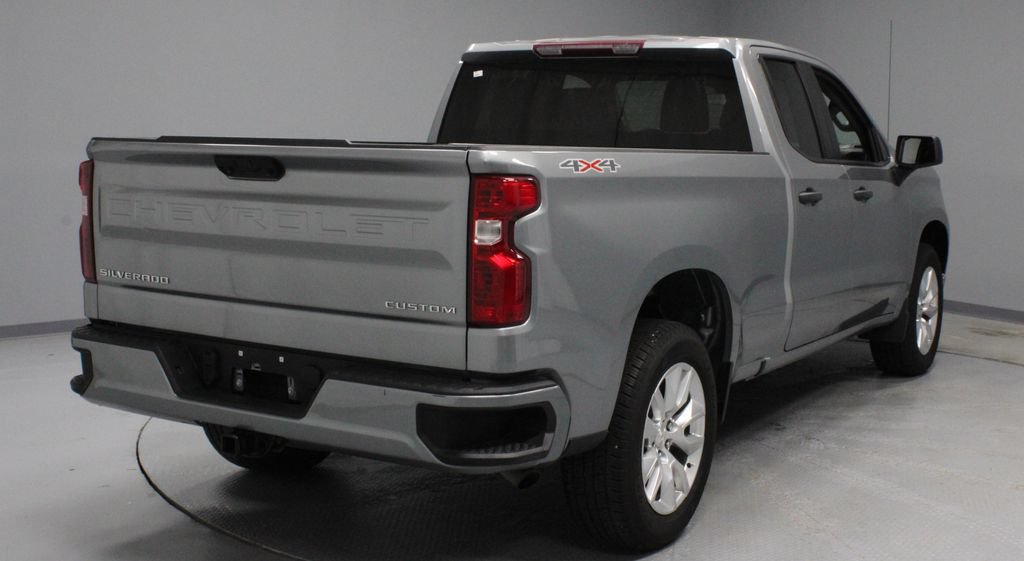 Used 2023 Chevrolet Silverado 1500 Custom AWD/4WD image 8