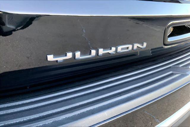 Used 2023 GMC Yukon XL SLT w/ SLT Premium Package image 11