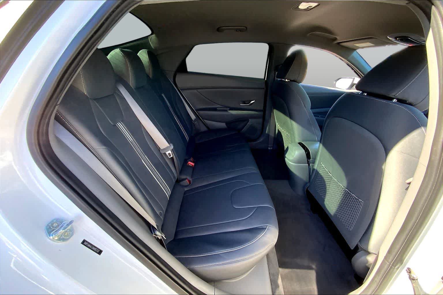 Used 2022 Hyundai Elantra SEL w/ Cargo Package FWD image 17