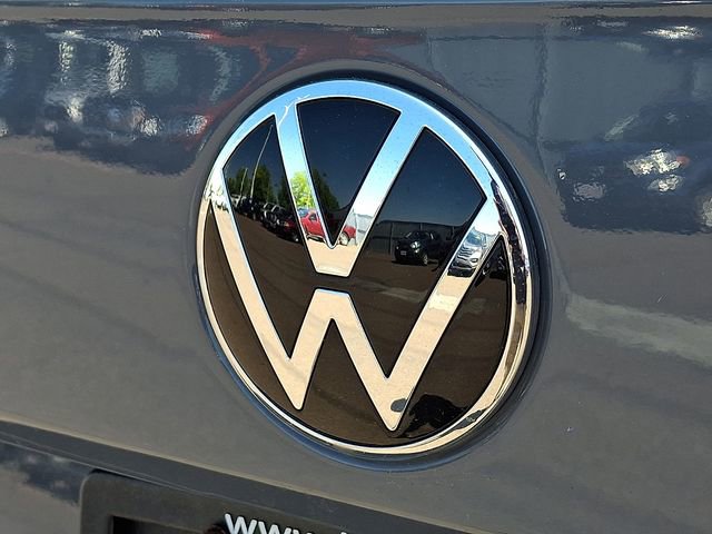Used 2023 Volkswagen Taos SE w/ Panoramic Sunroof Package AWD/4WD image 28