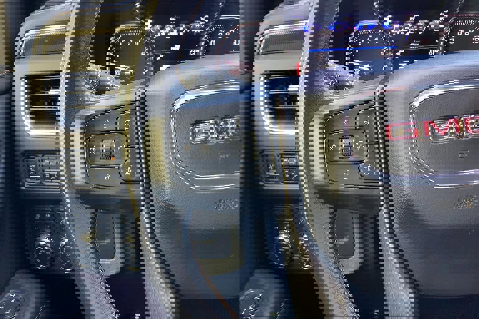 Used 2021 GMC Yukon AT4 w/ AT4 Premium Package image 23