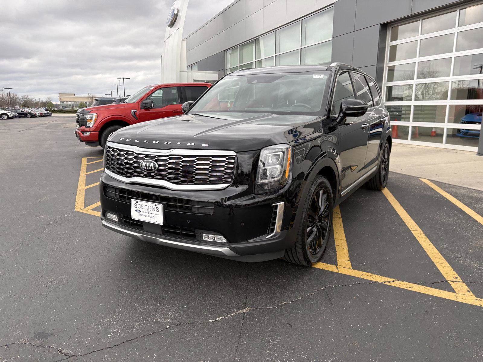 Used 2020 Kia Telluride SX w/ SX Prestige Package image 3