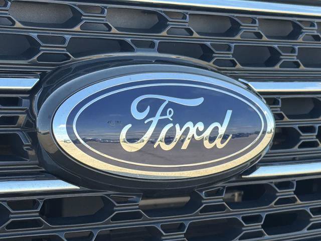 Certified 2023 Ford Explorer XLT w/ Equipment Group 202A AWD/4WD image 12