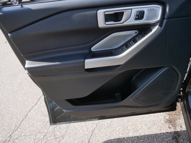 Certified 2023 Ford Explorer Limited w/ Hybrid Equipment Group 310A AWD/4WD image 13