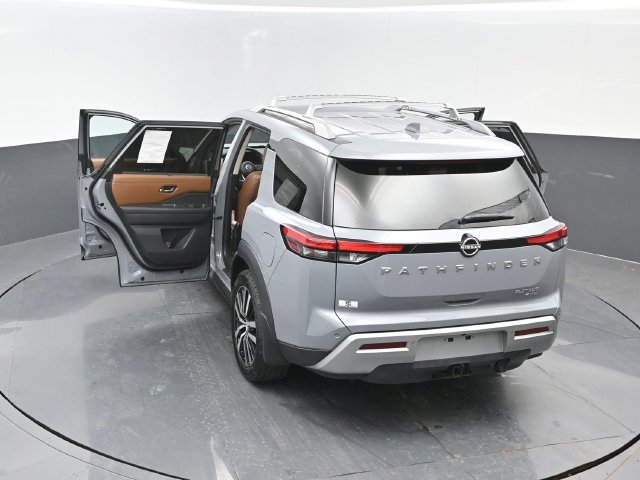 Used 2024 Nissan Pathfinder Platinum AWD/4WD image 28