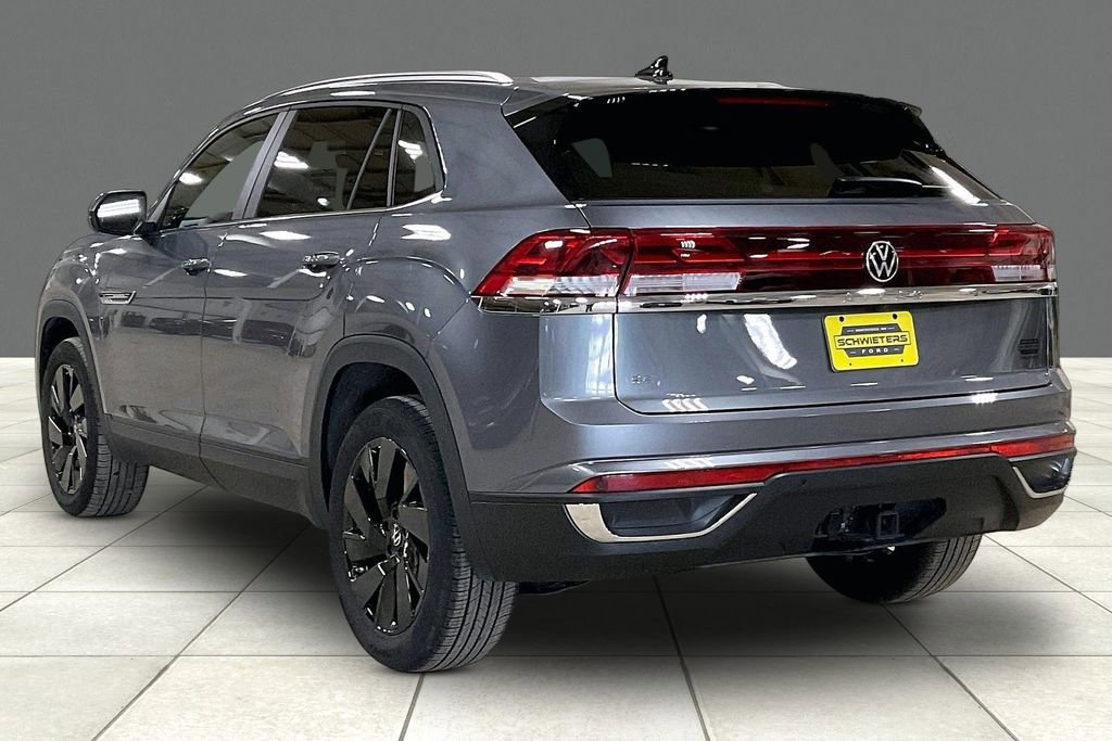 Used 2025 Volkswagen Atlas Cross Sport SE image 2