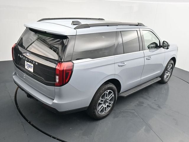Certified 2025 Ford Expedition Active AWD/4WD image 28