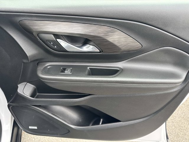 Used 2022 GMC Terrain SLT w/ Infotainment Package II FWD image 34