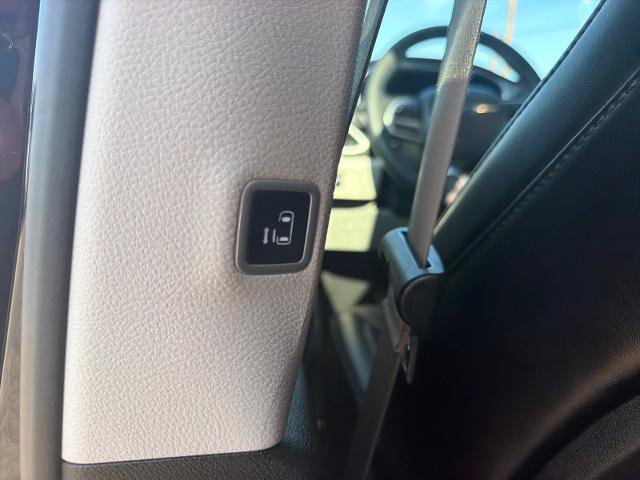 Used 2024 Chrysler Pacifica Touring-L FWD image 37