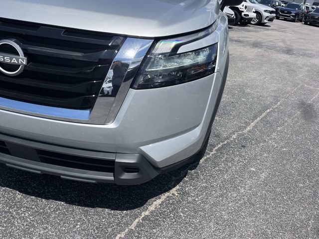 Used 2024 Nissan Pathfinder SV AWD/4WD image 11