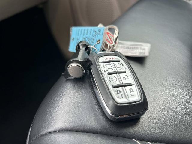 Used 2023 Chrysler Pacifica Touring-L FWD image 35