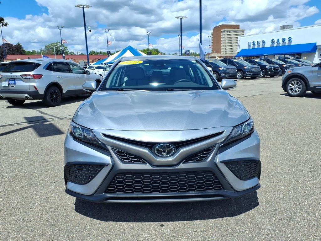 Used 2024 Toyota Camry SE w/ Cold Weather Package FWD image 2