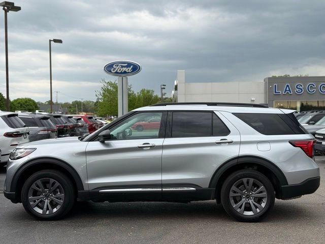 Certified 2025 Ford Explorer Active w/ Active Comfort Package AWD/4WD image 47