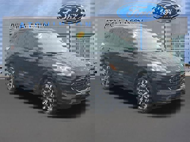 Certified 2022 Ford Escape SE w/ SE Sport Appearance Package image 3