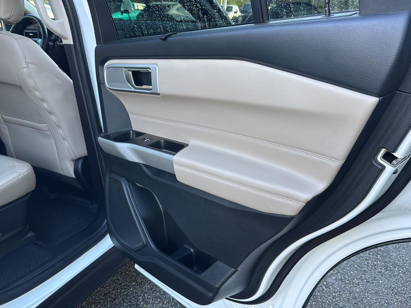 Certified 2022 Ford Explorer Limited w/ Equipment Group 301A image 13