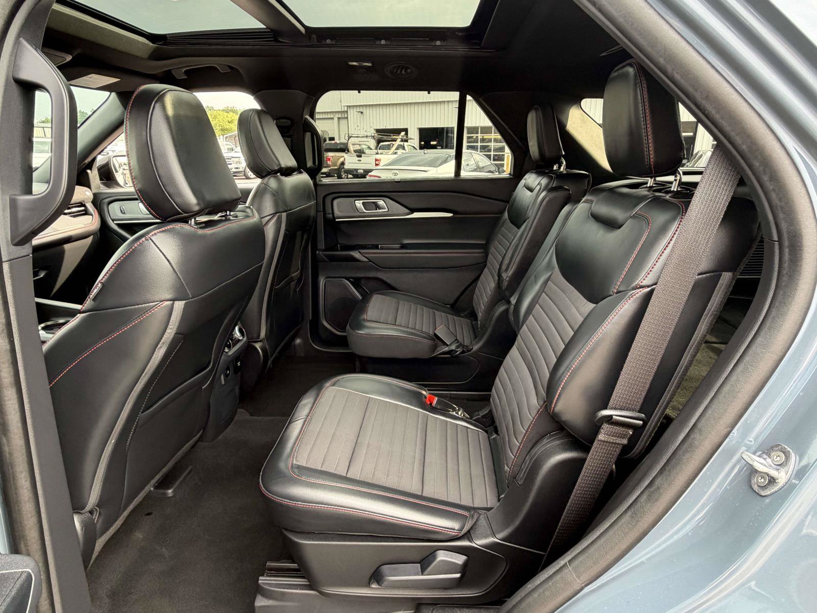 Certified 2025 Ford Explorer ST-Line w/ Premium Package AWD/4WD image 25