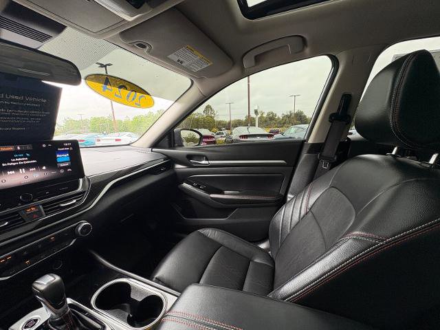 Used 2024 Nissan Altima 2.5 SR w/ SR Premium Package FWD image 28