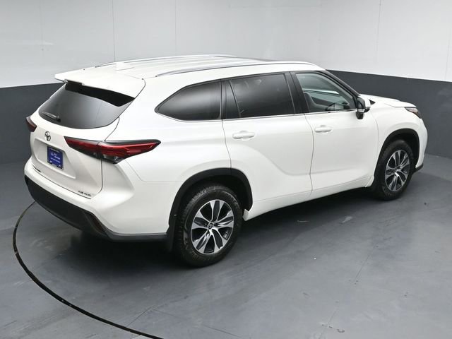 Used 2021 Toyota Highlander XLE AWD/4WD image 51
