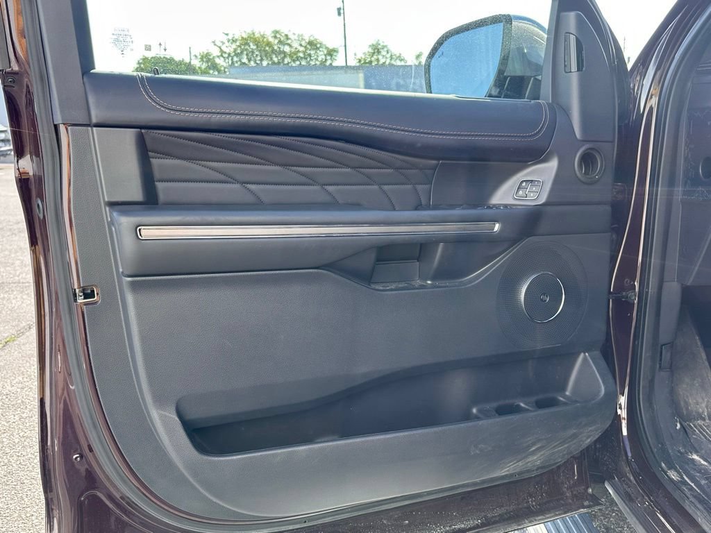 Certified 2023 Ford Expedition Max Platinum AWD/4WD image 18