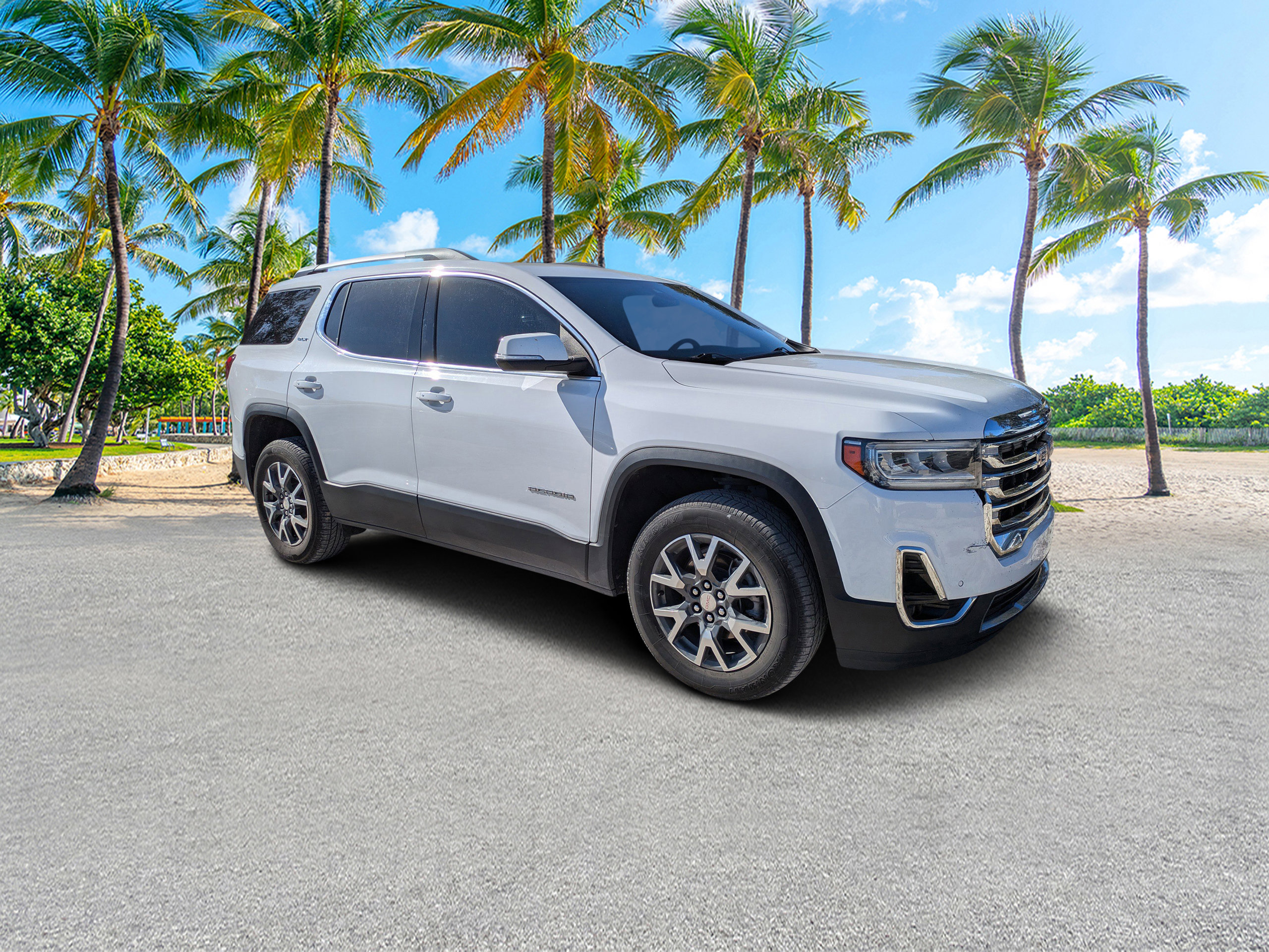 Used 2023 GMC Acadia SLT FWD image 2