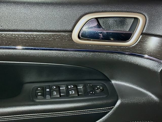 Used 2017 Jeep Grand Cherokee Limited image 18