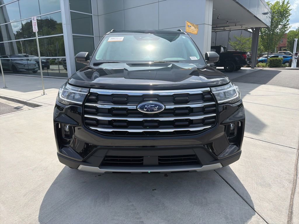 Certified 2025 Ford Explorer Active w/ Active Comfort Package RWD image 2