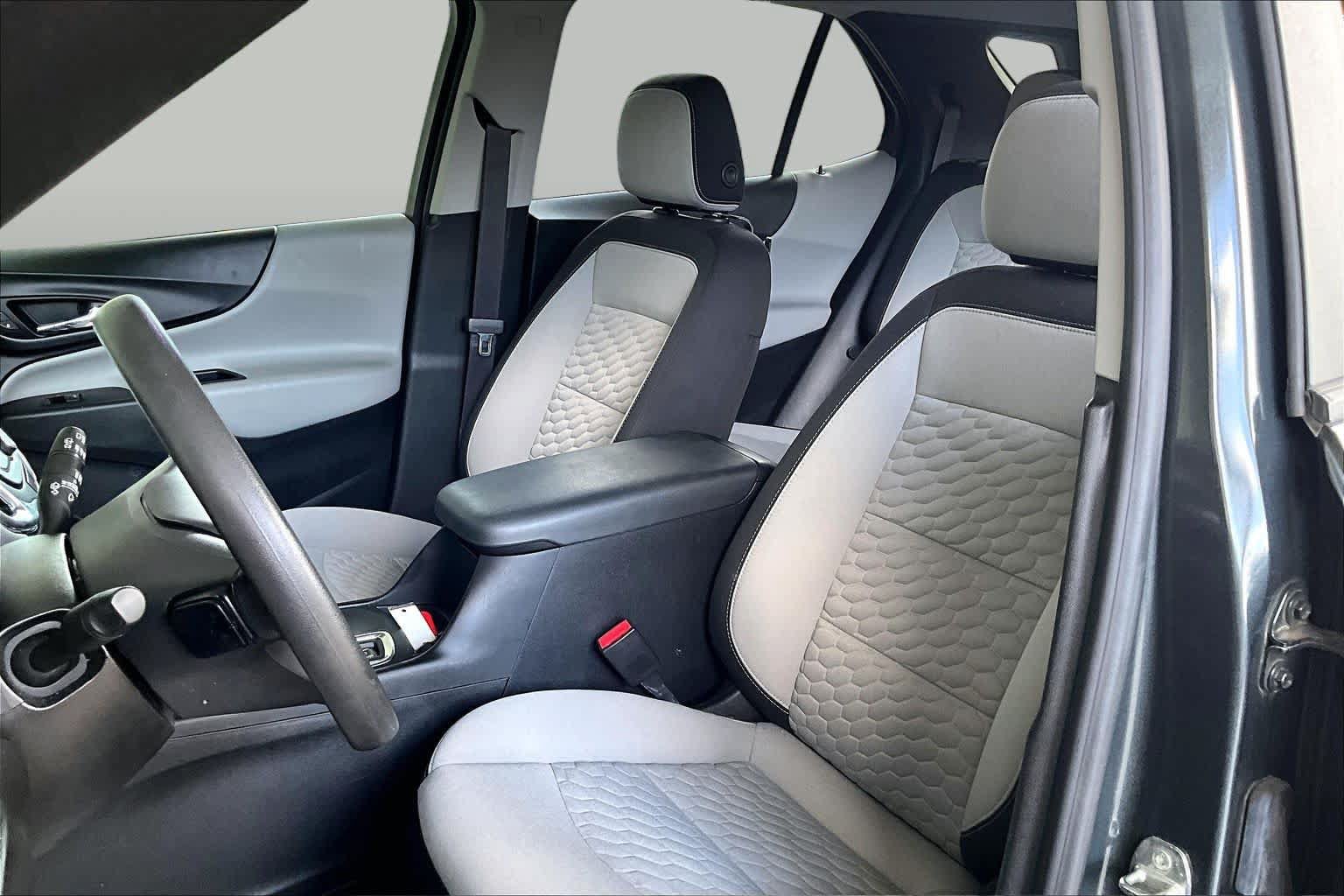 Used 2021 Chevrolet Equinox LS w/ LS Convenience Package FWD image 8