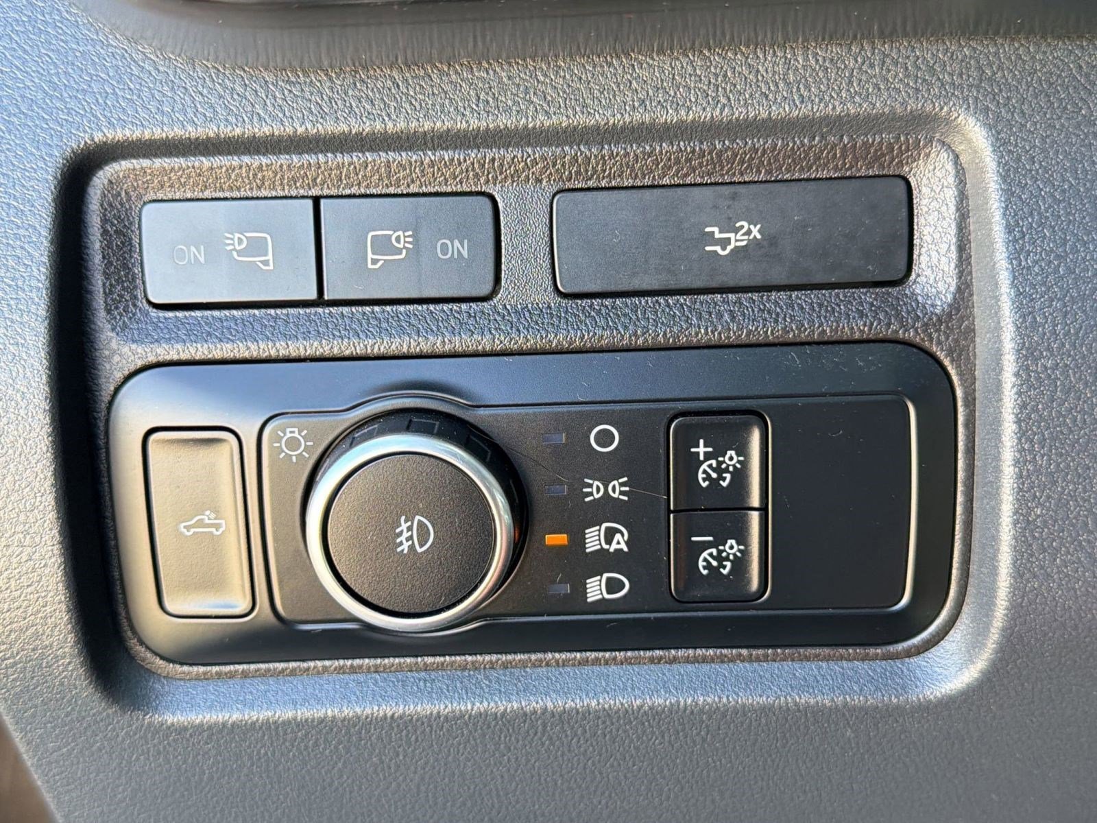 Certified 2024 Ford F250 Lariat w/ Black Appearance Package image 18