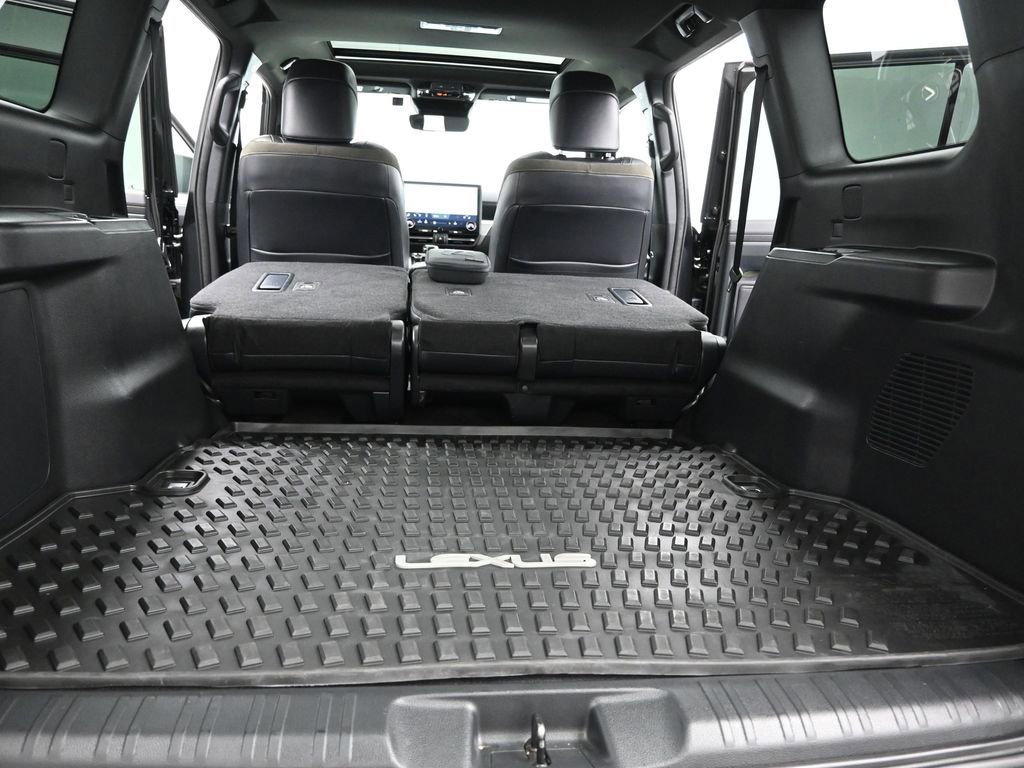 Used 2024 Lexus GX 550 image 21
