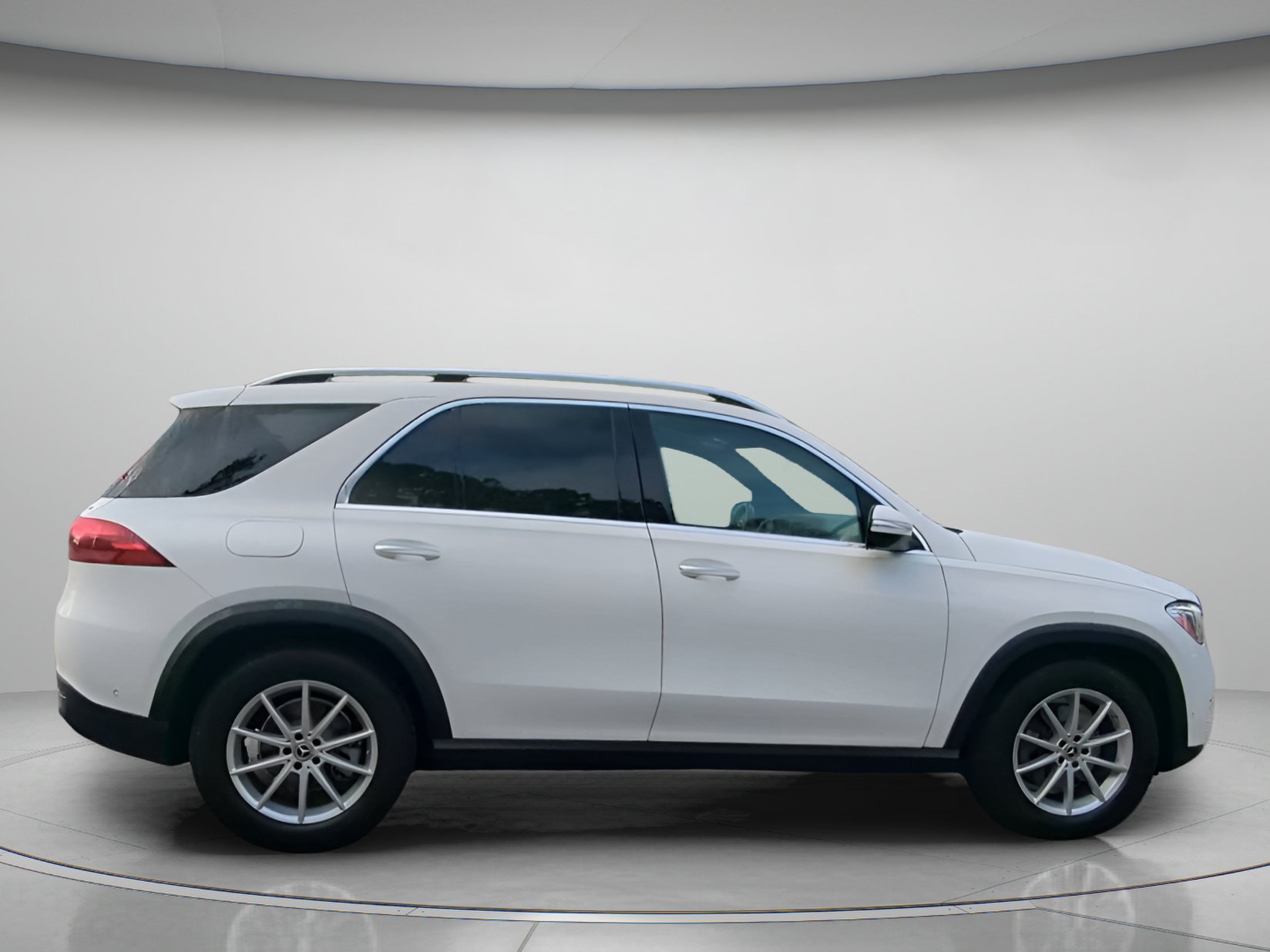 Used 2025 Mercedes-Benz GLE 350 4MATIC w/ Driver Assistance Package image 31