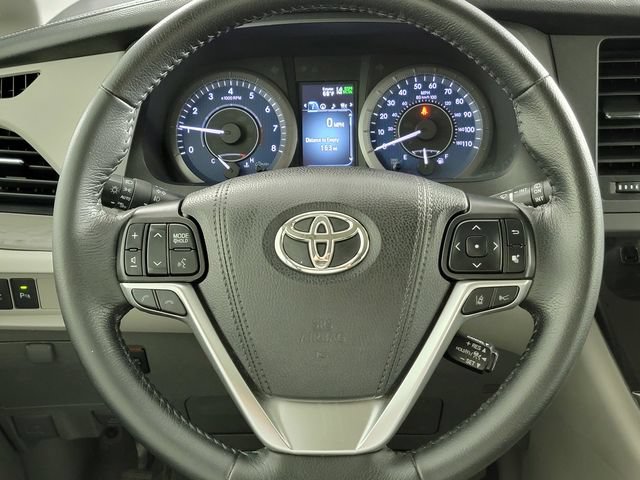 Used 2020 Toyota Sienna XLE w/ XLE Navigation Package AWD/4WD image 25