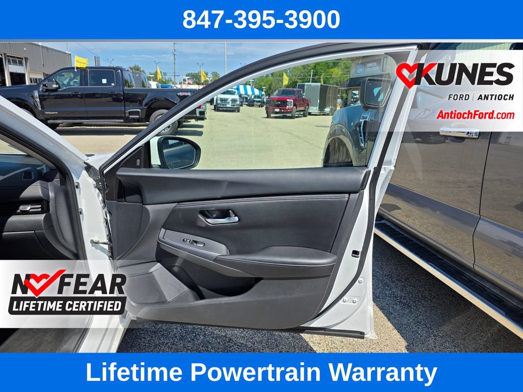 Used 2024 Nissan Sentra SV FWD image 27