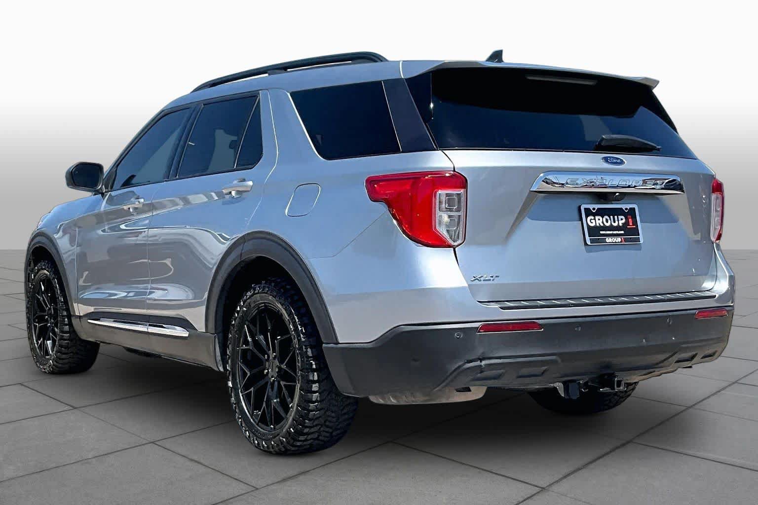 Certified 2023 Ford Explorer XLT RWD image 11