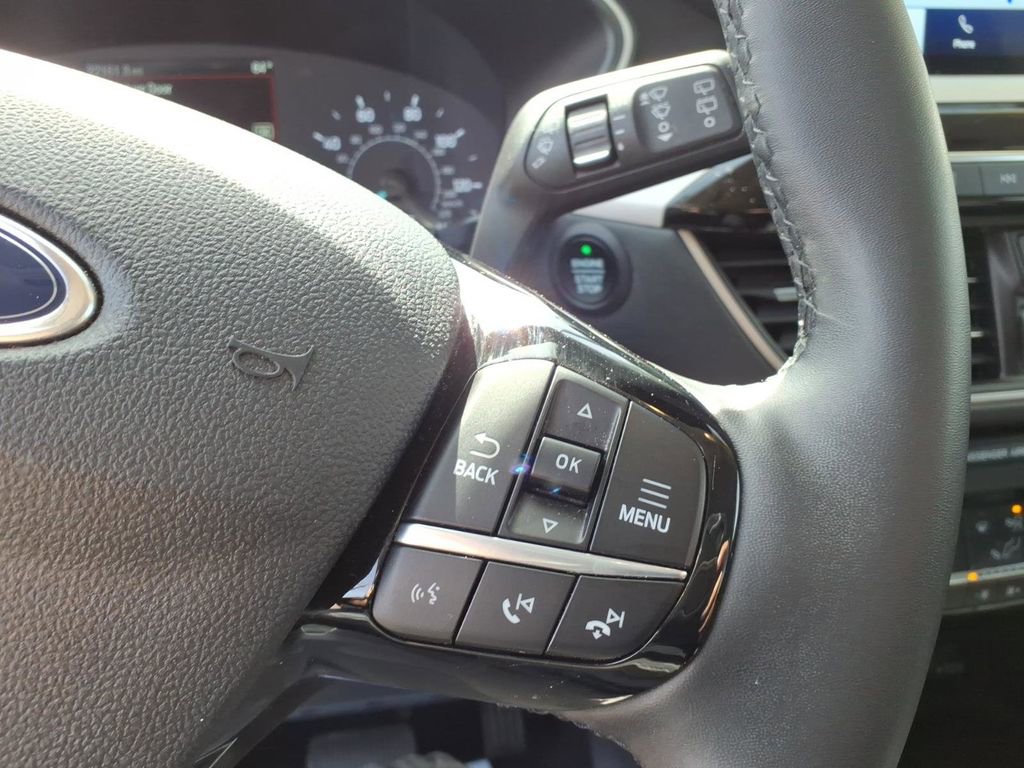 Certified 2022 Ford Escape SEL AWD/4WD image 17