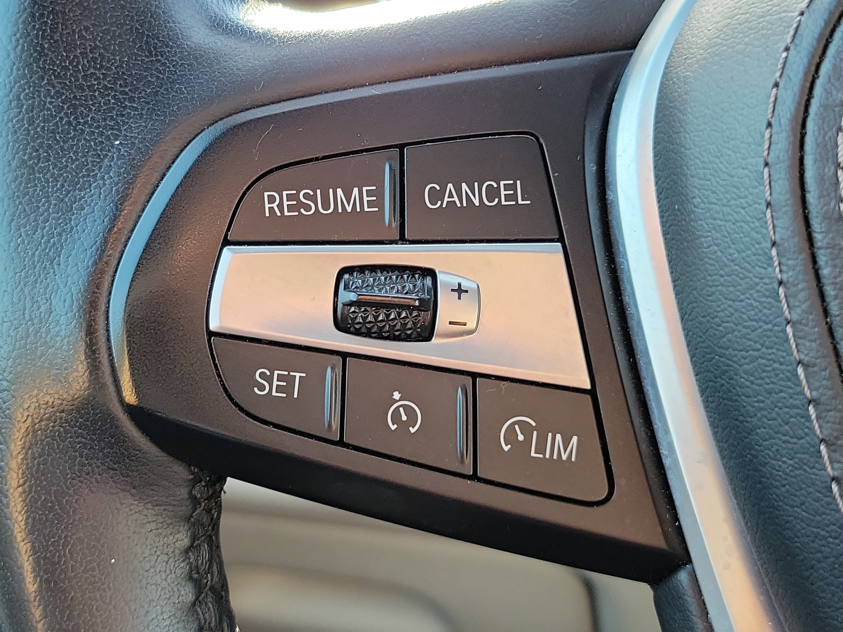 Used 2020 BMW X5 xDrive40i w/ Executive Package AWD/4WD image 25