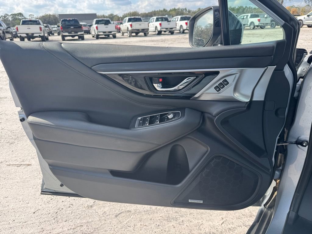 Used 2020 Subaru Outback Limited image 28