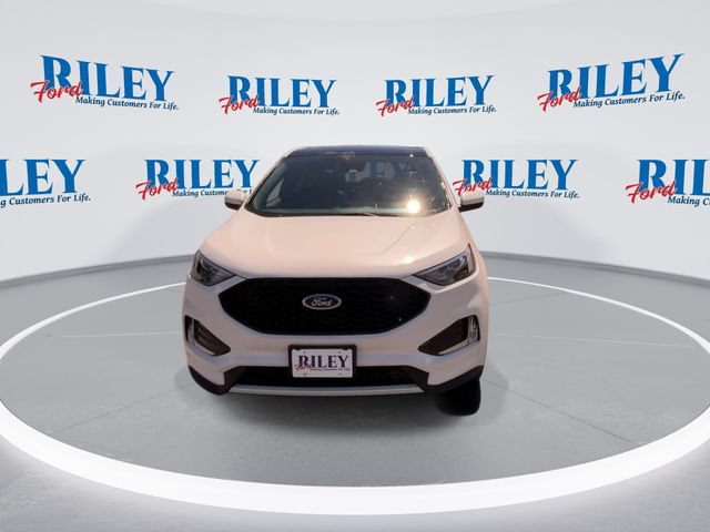 Certified 2024 Ford Edge ST-Line w/ Class II Trailer Tow Package AWD/4WD image 3