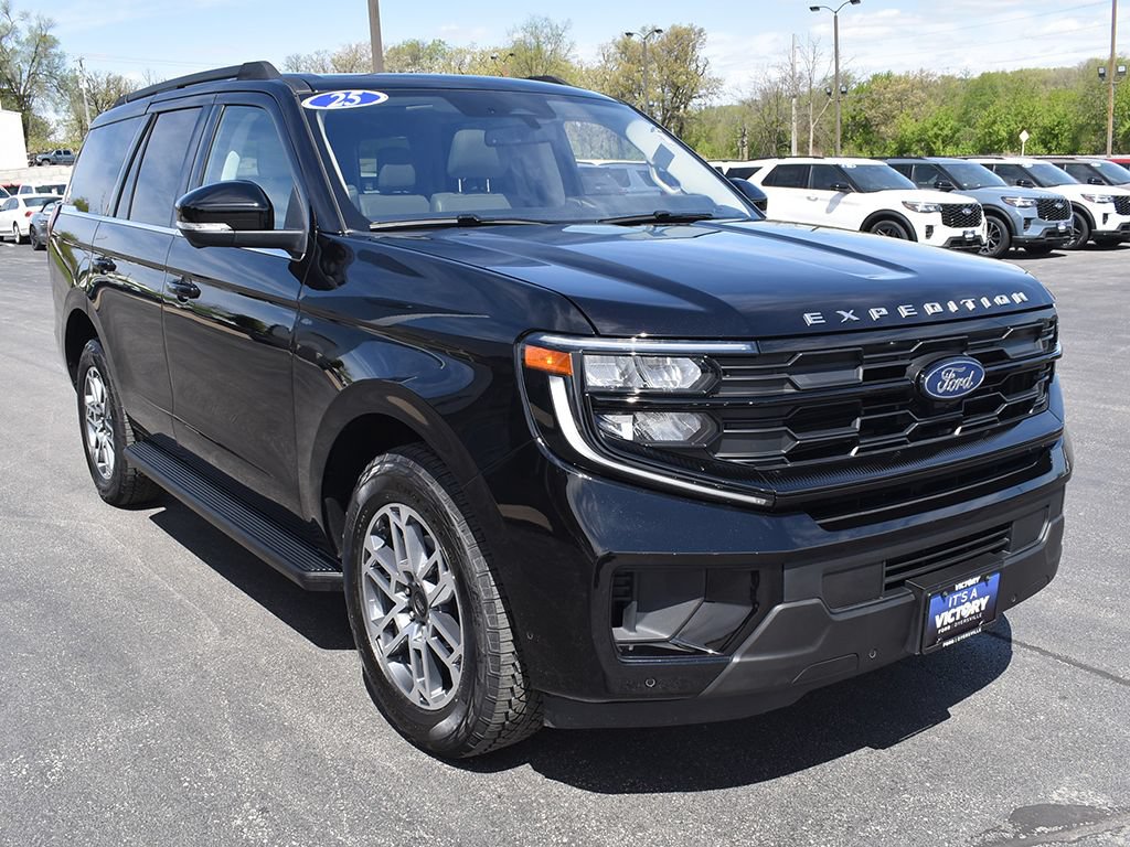 Certified 2025 Ford Expedition Active AWD/4WD image 15