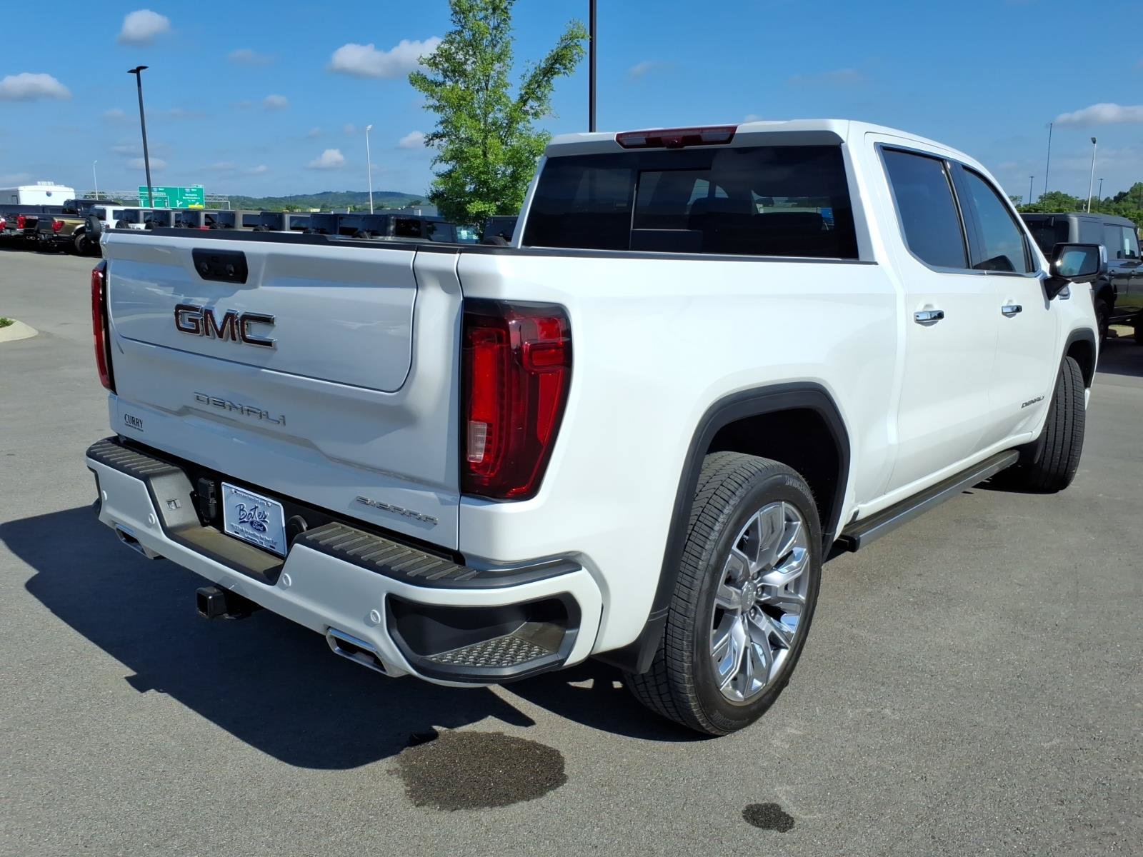 Used 2023 GMC Sierra 1500 Denali w/ Denali Reserve Package AWD/4WD image 3
