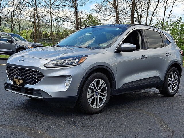 Certified 2022 Ford Escape SEL w/ Technology Package AWD/4WD image 3