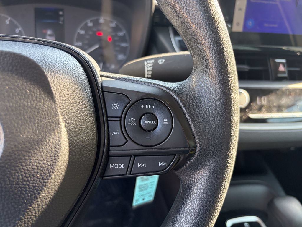 Used 2025 Toyota Corolla LE FWD image 24