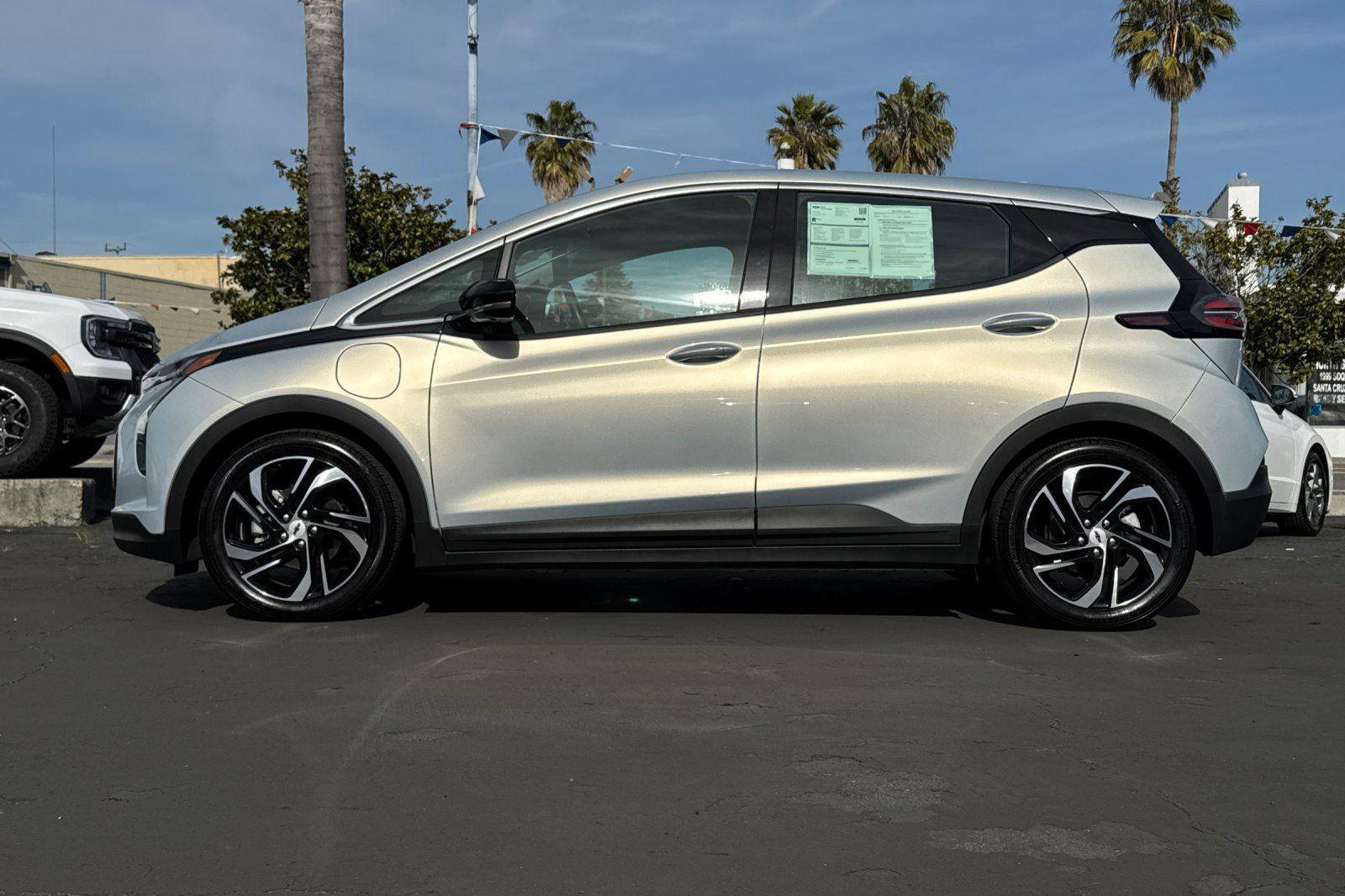 Used 2023 Chevrolet Bolt LT image 2